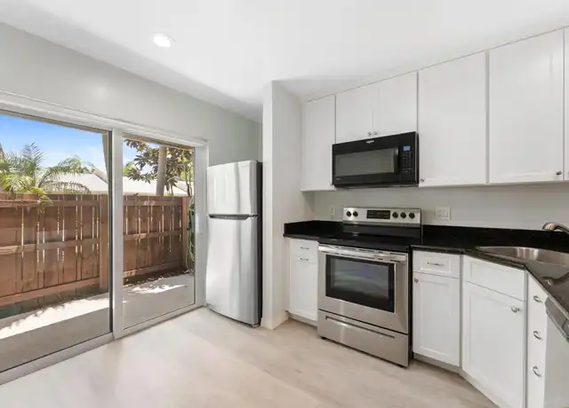 Property at 910 Banks Rd, Coconut Creek, FL, 33063, 2 beds, 1.5 baths, [object Object]