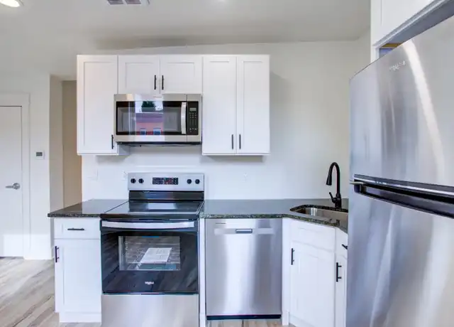 Property at 11 E Walnut St Unit 3, Lancaster, PA, 17602, 1 bed, 1 bath, [object Object]
