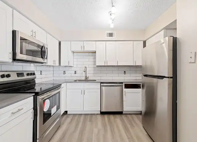 Property at Tides at Royal Lane South - 9450 Royal Ln, Dallas, TX, 75243, 1 bed, 1 bath, [object Object]