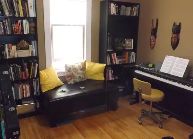 Property at 415 N Finn St Unit 5, St Paul, MN, 55104, 2 beds, 1 bath, [object Object]