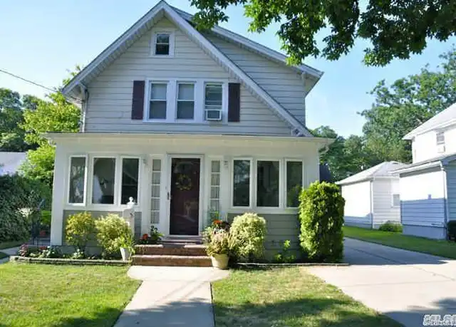 Property at 22 Jarvis Pl, Lynbrook, NY, 11563, 1 bed, 1 bath, [object Object]
