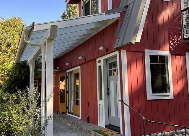 Photo of 8868 NE Wardwell Rd, Bainbridge Island, WA 98110