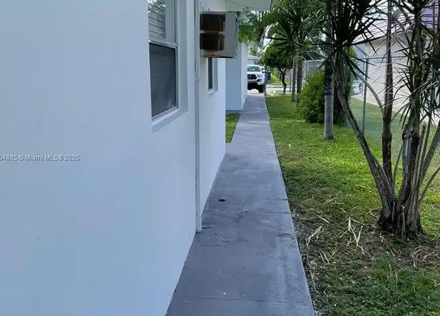 Property at 3970 NW 30th Ter Unit 5, Lauderdale Lakes, FL, 33309, 1 bed, 1 bath, [object Object]
