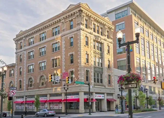 Property at 739 Hamilton St Unit 305, Allentown, PA, 18101, 1 bed, 1 bath, [object Object]