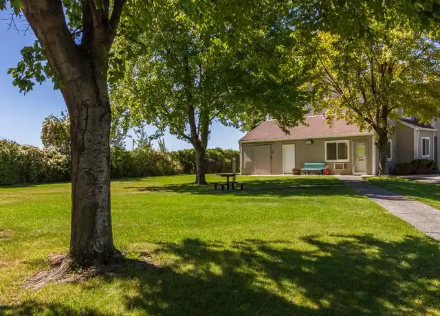 Property at 1335 SW 2nd St Unit 102, Pendleton, OR, 97801, 2 beds, 1 bath, [object Object]