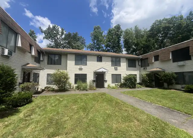 Property at 67 Dallas Ter Unit 12, Waterbury, CT, 06705, 2 beds, 1 bath, [object Object]