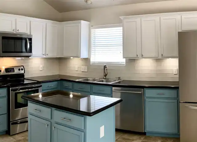 Property at 6 Tivoli Garden Ct, Spring, TX, 77382, 3 beds, 2 baths, [object Object]