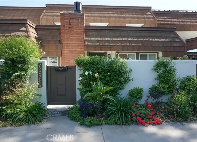 Property at 22258 James Alan Cir #6, Chatsworth, CA, 91311, 3 beds, 2.5 baths, [object Object]