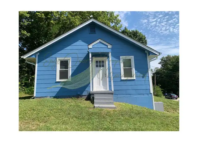 Property at 602 Elm St, Liberty, MO, 64068, 2 beds, 1 bath, [object Object]