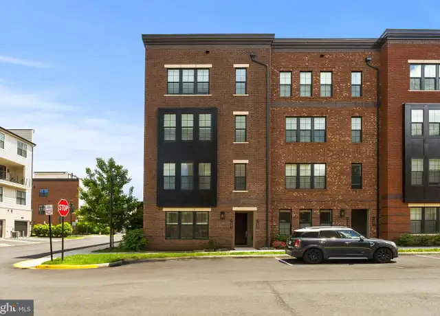 Property at 7401 Backett Wood Ter #1301, McLean, VA, 22102, 3 beds, 2.5 baths, [object Object]