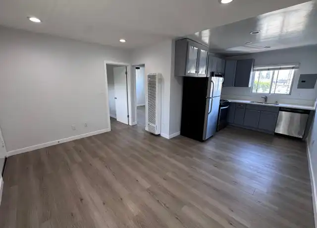 Property at 2727 Abbot Kinney Blvd Unit 17, Venice, CA, 90291, 2 beds, 1 bath, [object Object]