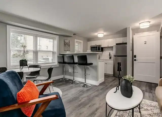 Property at Broadway 46 Apartments - 415 W 46th St, Kansas City, MO, 64112, 1 bed, 1 bath, [object Object]