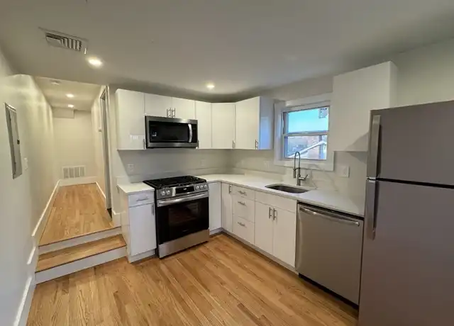 Property at 289 Walnut St Unit 2, Stoughton, MA, 02072, 1 bed, 1 bath, [object Object]