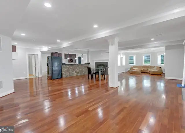Property at 6529 Fairlawn Dr Unit B, McLean, VA, 22101, 3 beds, 2 baths, [object Object]