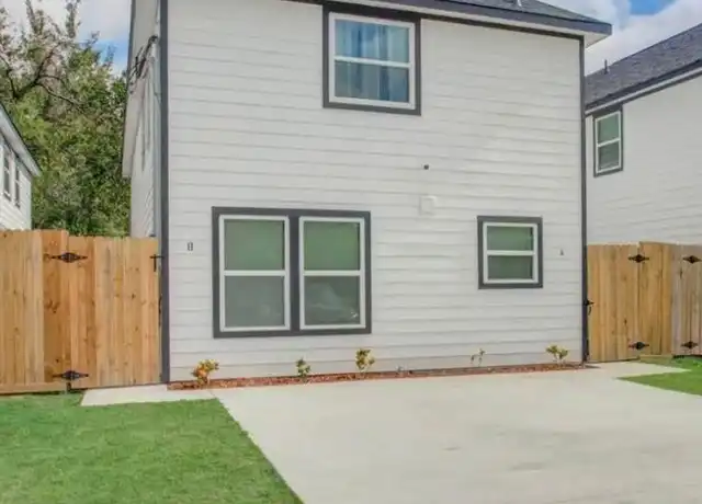 Property at 7412 Pond St Unit B, Houston, TX, 77028, 3 beds, 2 baths, [object Object]