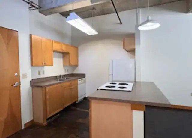 Property at 1004 Baltimore Ave Unit 613, Kansas City, MO, 64105, 1 bed, 1 bath, [object Object]