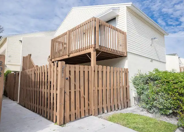 Property at 641 Executive Center Dr Unit P203, West Palm Beach, FL, 33401, 1 bed, 1 bath, [object Object]