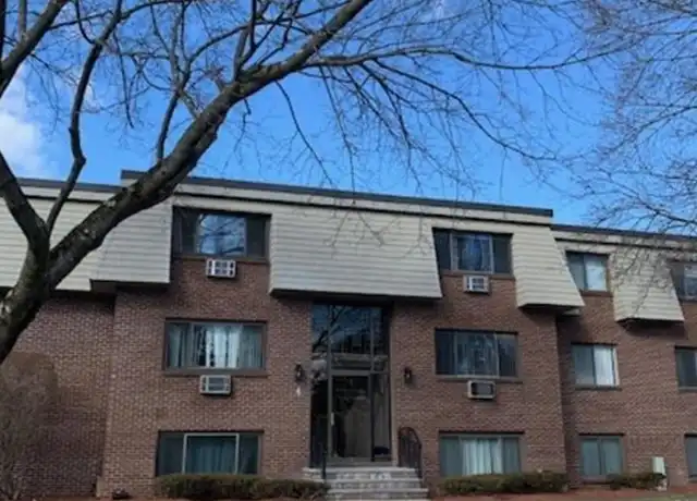 Property at 4 Hallmark Gdns #9, Burlington, MA, 01803, 2 beds, 1 bath, [object Object]