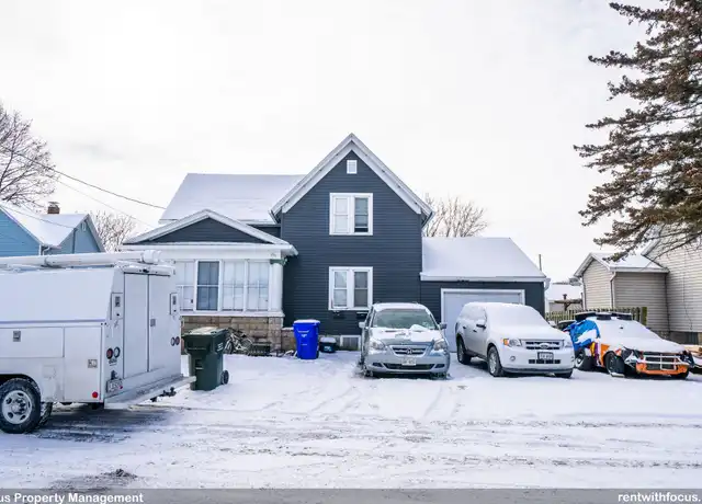 Property at 211 Oak St, Kaukauna, WI, 54130, 2 beds, 1 bath, [object Object]
