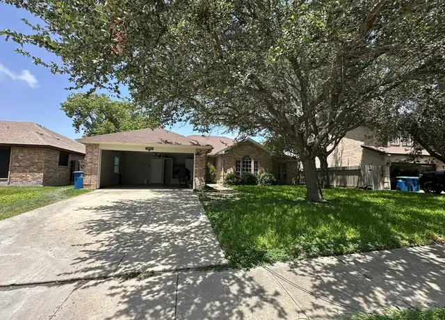 Property at 303 Gulfton Dr, Portland, TX, 78374, 4 beds, 2 baths, [object Object]