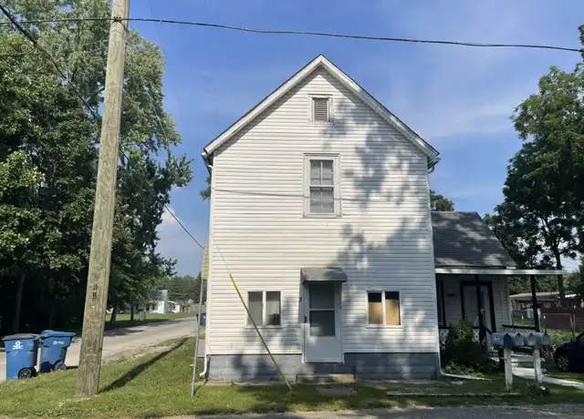 Property at 2900 S 13th St Unit 4, Terre Haute, IN, 47802, 1 bed, 1 bath, [object Object]