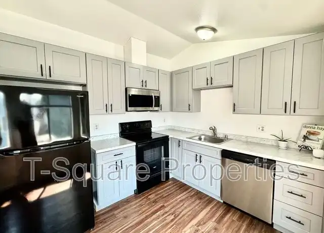 Property at 2720 204th St SW Unit B, Lynnwood, WA, 98036, 1 bed, 1 bath, [object Object]