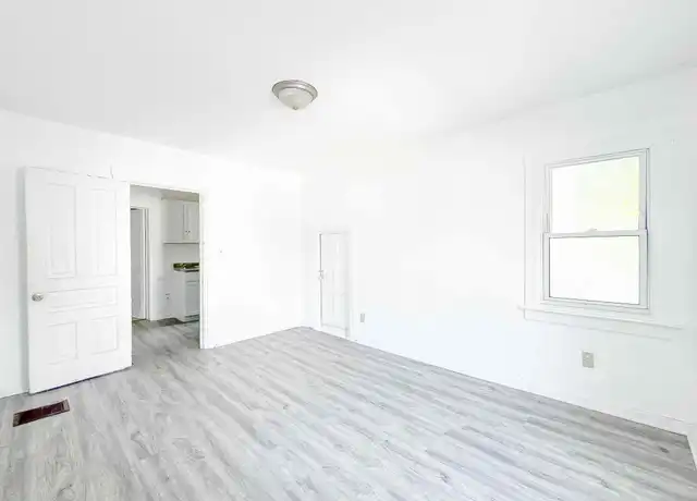 Property at 836 E Shiawassee St, Lansing, MI, 48912, 1 bed, 1 bath, [object Object]
