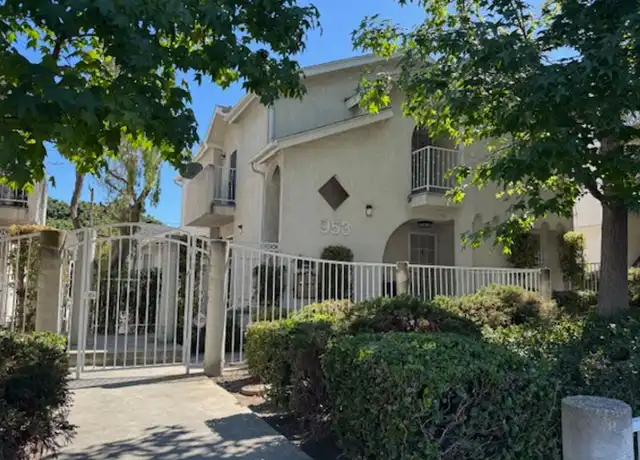Property at 953 W 1st St Unit 2, San Pedro, CA, 90731, 2 beds, 2 baths, [object Object]