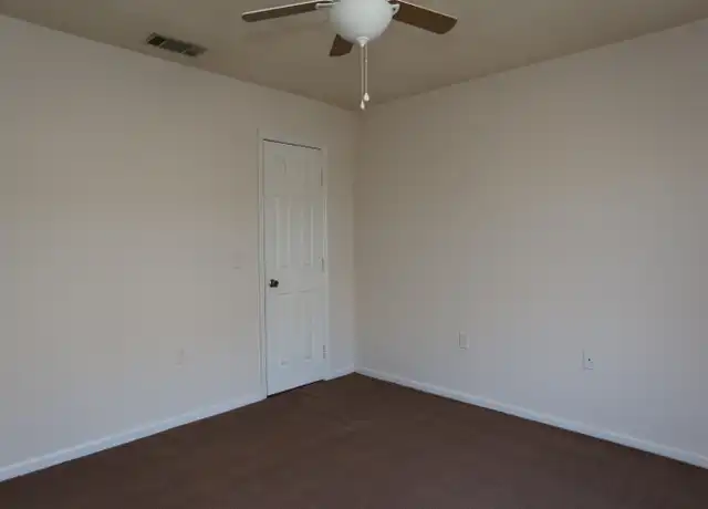 Property at 140 Lanier Dr Unit 135, Statesboro, GA, 30458, 2 beds, 1 bath, [object Object]