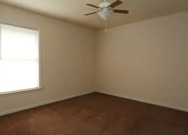 Property at 140 Lanier Dr Unit 135, Statesboro, GA, 30458, 2 beds, 1 bath, [object Object]