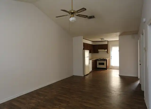 Property at 140 Lanier Dr Unit 135, Statesboro, GA, 30458, 2 beds, 1 bath, [object Object]