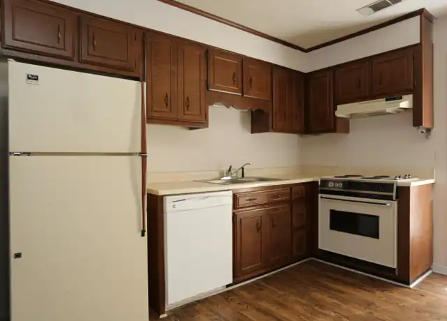 Property at 140 Lanier Dr Unit 135, Statesboro, GA, 30458, 2 beds, 1 bath, [object Object]