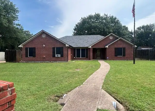 Property at 154 Triple Oaks, Waco, TX, 76705, 3 beds, 2 baths, [object Object]