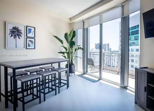 Property at 690 SW 1st Ct #2527, Miami, FL, 33130, 1 bed, 2 baths, [object Object]