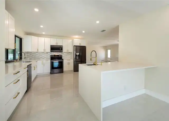 Property at 4700 McKinley St, Hollywood, FL, 33021, 5 beds, 3 baths, [object Object]