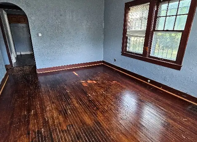 Property at 2905 W Krause Ave, Peoria, IL, 61605, 4 beds, 1 bath, [object Object]
