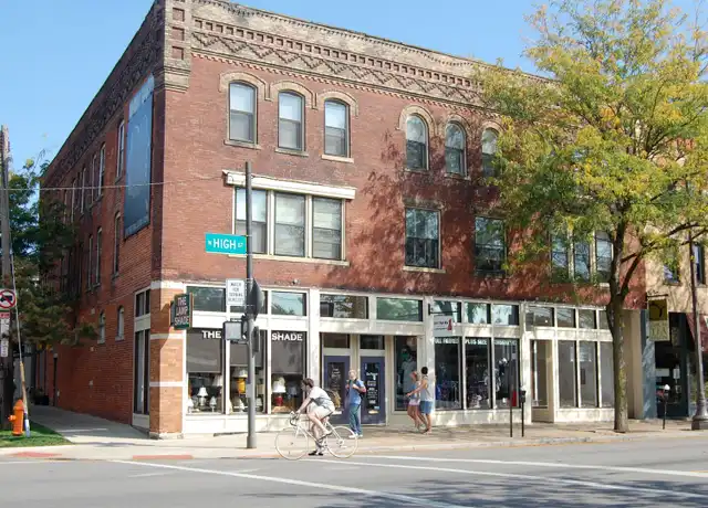 Property at 984 N High St Unit 205, Columbus, OH, 43201, 1 bed, 1 bath, [object Object]