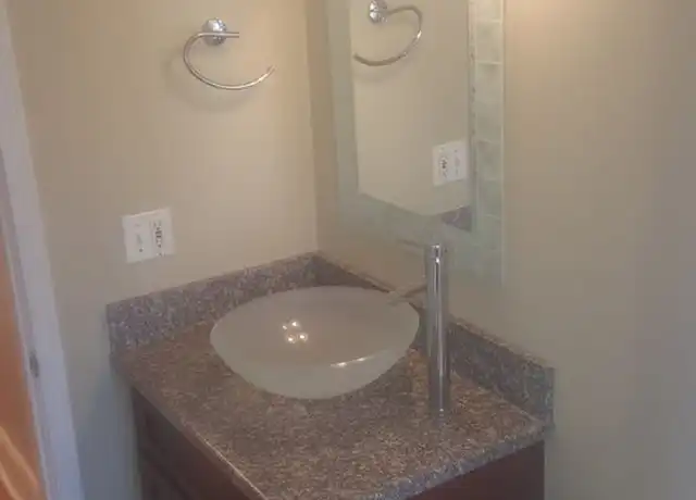 Property at 2845 Mayfield Rd Unit 2845-1, Cleveland Heights, OH, 44118, 2 beds, 1 bath, [object Object]