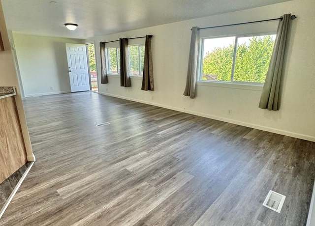 Photo of 14414 Greenbelt Dr E, Bonney Lake, WA 98391