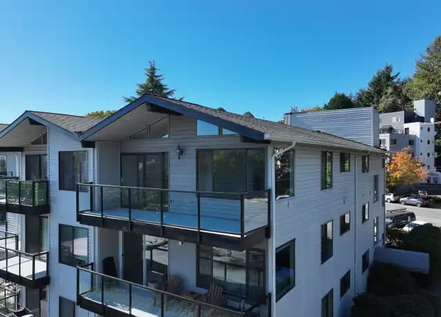 Property at 2845 21st Ave W, Seattle, WA, 98199, 2 beds, 1.5 baths, [object Object]
