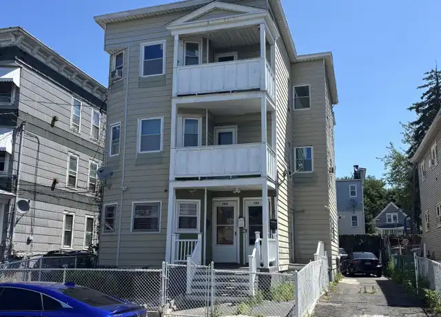 Property at 182 Sheridan St Unit 3, Bridgeport, CT, 06610, 2 beds, 1 bath, [object Object]