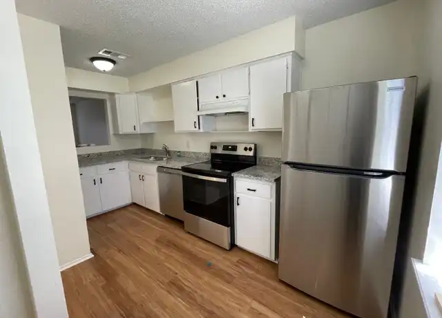 Property at 5 Serendipity Ln, Longview, TX, 75605, 2 beds, 1.5 baths, [object Object]