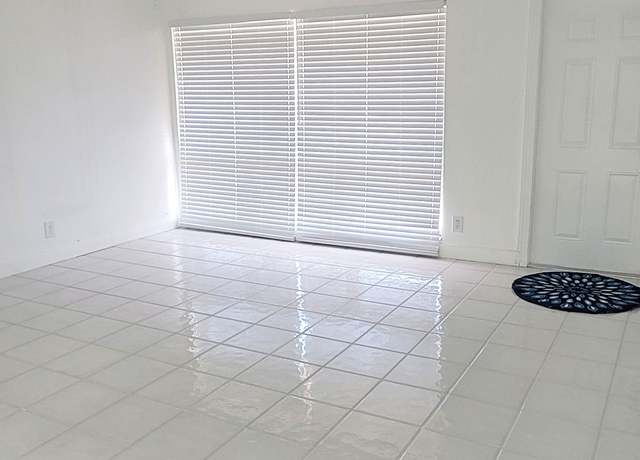 Photo of 129 NE 5th St Unit A, Deerfield Beach, FL 33441