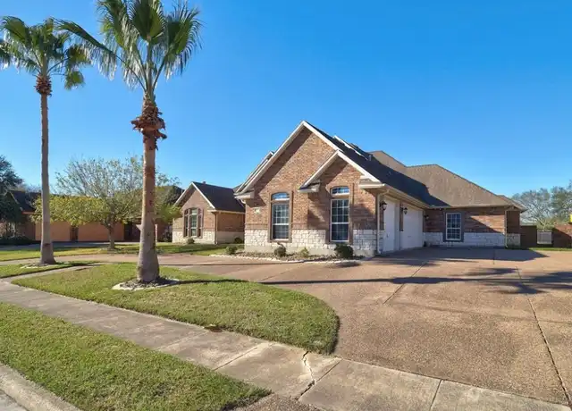 Property at 11 W Bar Le Doc Dr, Corpus Christi, TX, 78414, 5 beds, 5 baths, [object Object]