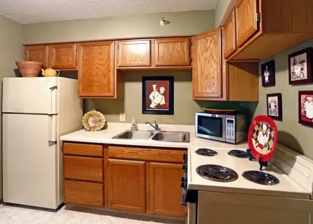 Property at Park Avenue Apartments - 1480 Park St, Saint Paul, MN, 55110, 1 bed, 1 bath, [object Object]
