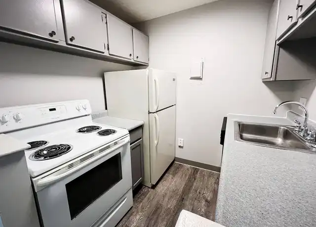 Property at Summit East - A Senior Community - 1581 Summit Rd, Cincinnati, OH, 45237, 2 beds, 1 bath, [object Object]
