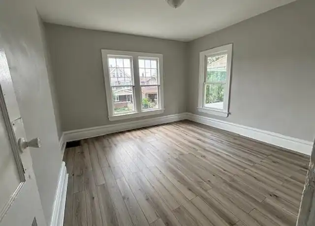 Property at 1068-1070 Linwood Ave, Columbus, OH, 43206, 3 beds, 1 bath, [object Object]