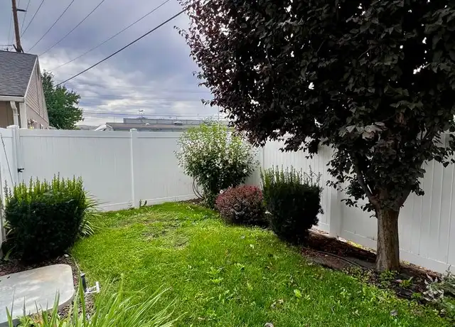 Property at 102 Plum Ln Unit 1, Yakima, WA, 98908, 3 beds, 2.5 baths, [object Object]