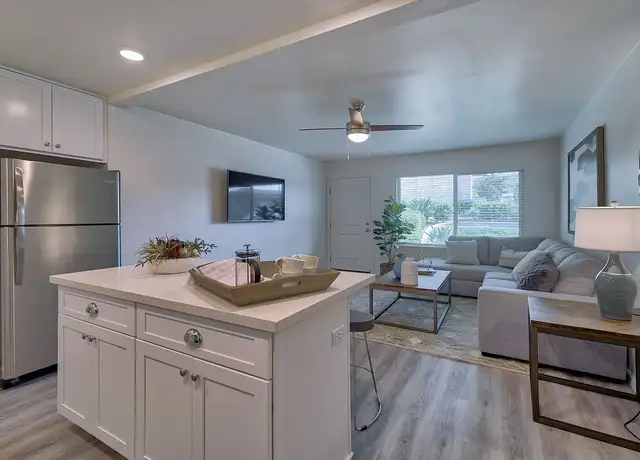 Photo of 404 Encinitas Blvd, Encinitas, CA 92024