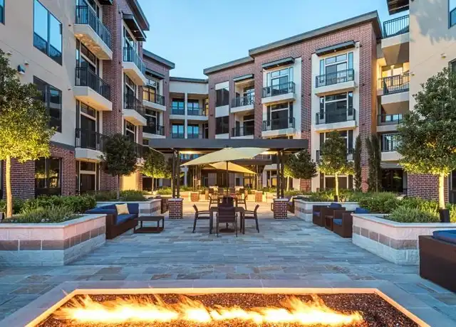 Property at 3806 N Main St, Houston, TX, 77009, 1 bed, 1 bath, [object Object]